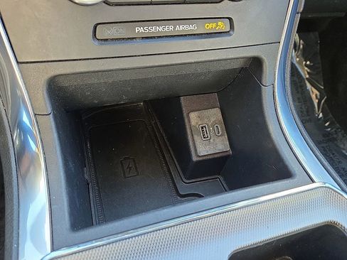 Used 2022 Ford Edge Titanium image 28