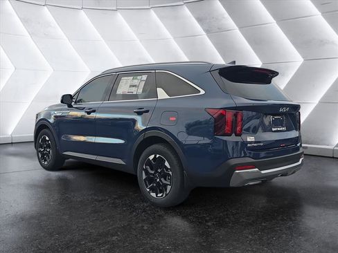 New 2026 Kia Sorento S FWD image 3