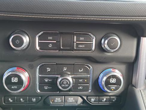 Used 2024 GMC Yukon SLT w/ SLT Premium Package image 35