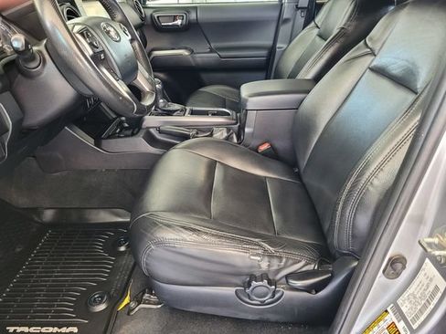 Used 2016 Toyota Tacoma TRD Sport RWD image 17