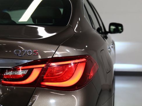 Used 2016 INFINITI Q70 3.7 w/ Sport Package image 14