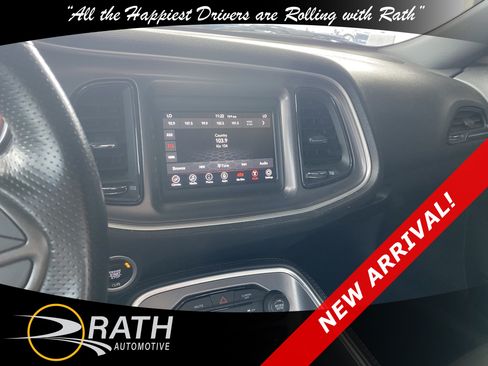 Used 2022 Dodge Challenger GT RWD image 10