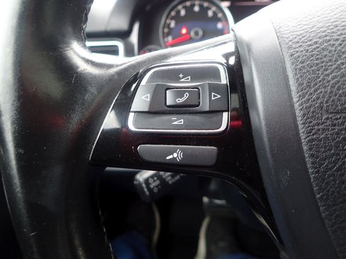 Used 2014 Volkswagen Touareg VR6 image 16