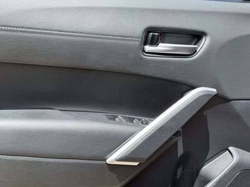 Used 2024 Toyota Corolla Cross XLE w/ Convenience Package FWD image 26