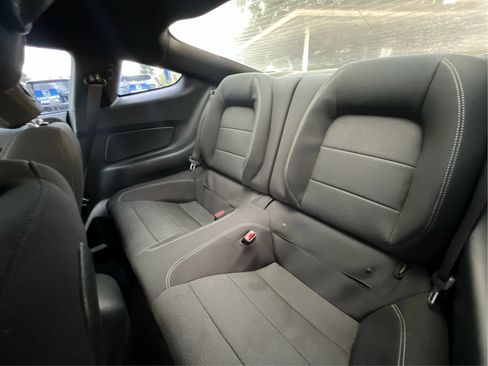 Used 2017 Ford Mustang Coupe RWD image 12