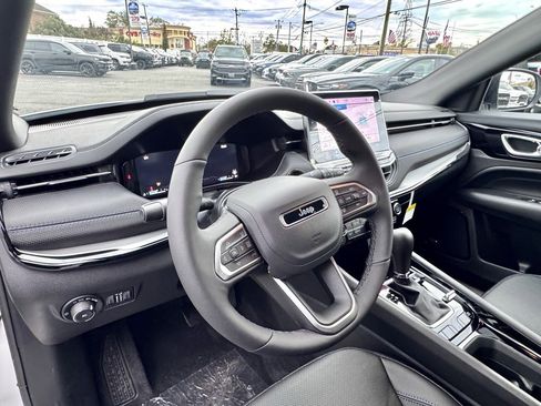 New 2025 Jeep Compass Limited w/ High Altitude Package image 12