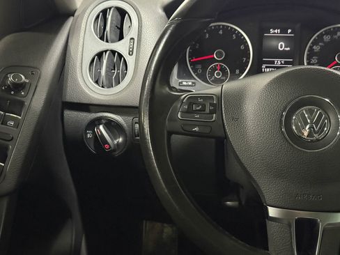 Used 2017 Volkswagen Tiguan SEL FWD image 27