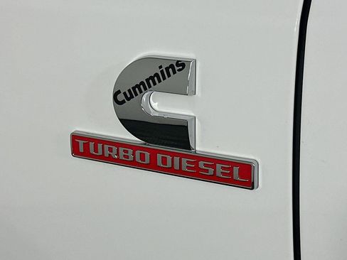 Used 2025 RAM 3500 Laramie image 32