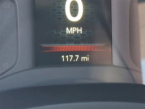 Used 2024 RAM 2500 Tradesman w/ Chrome Appearance Group image 19