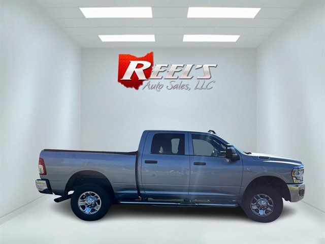 Used 2024 RAM 2500 Tradesman w/ Chrome Appearance Group AWD/4WD image 7