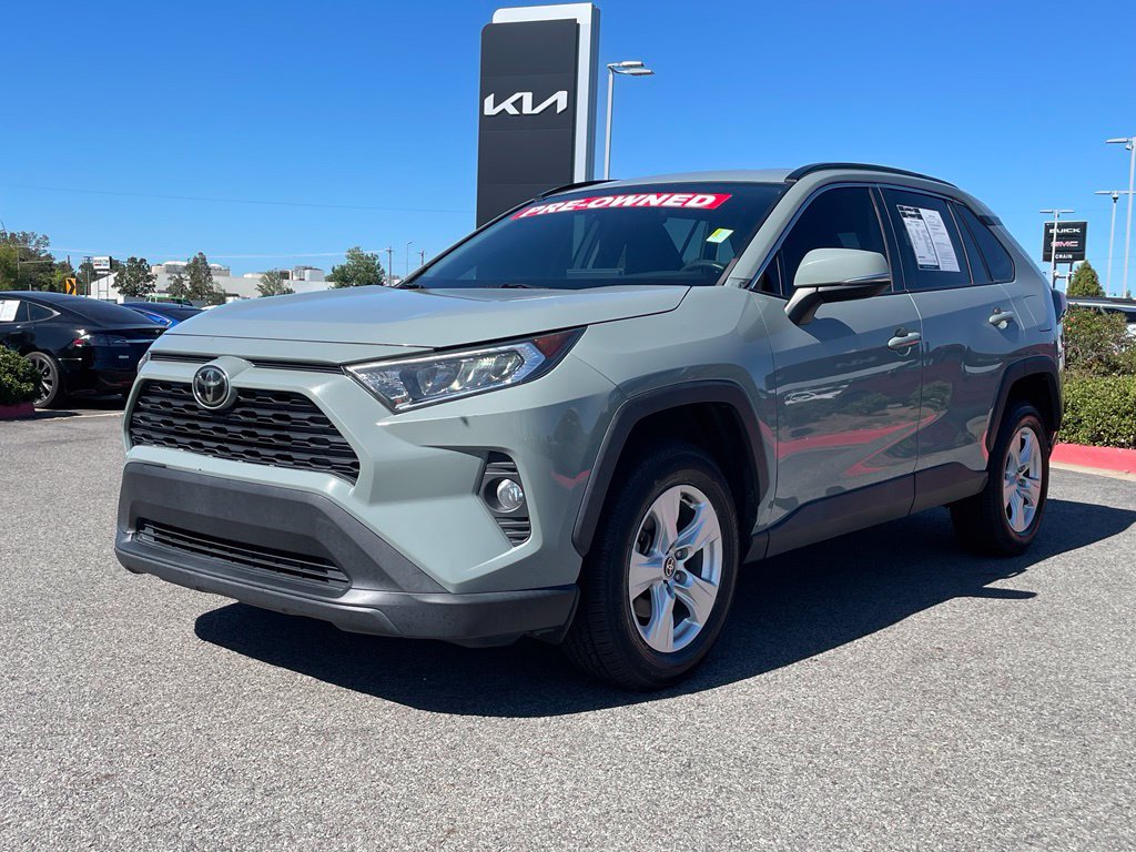 Used 2021 Toyota RAV4 XLE AWD/4WD image 3