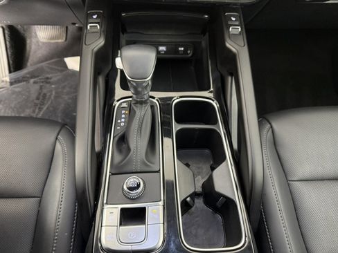 Used 2025 Kia Telluride S image 23