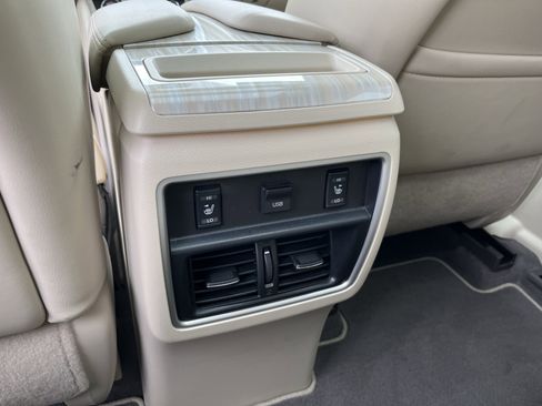 Used 2016 Nissan Murano Platinum w/ Platinum Technology Package image 17