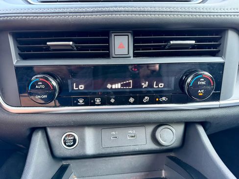 Used 2023 Nissan Rogue SV FWD image 25