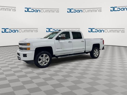 Used 2019 Chevrolet Silverado 2500 LTZ w/ Duramax Plus Package AWD/4WD image 4