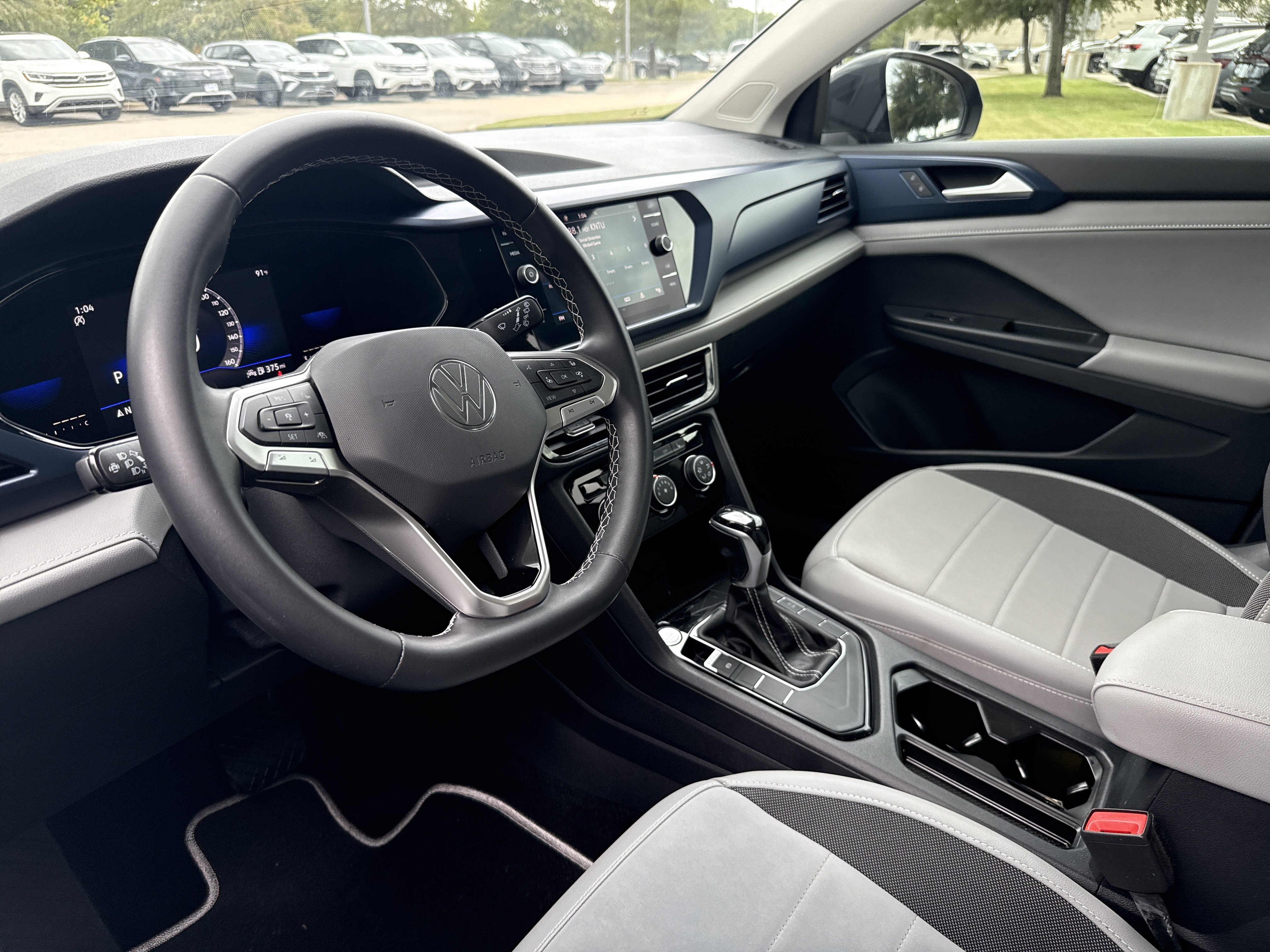 Certified 2023 Volkswagen Taos SE w/ Panoramic Sunroof Package FWD image 11