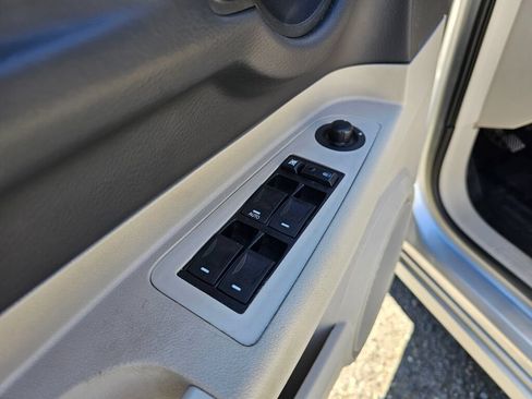 Used 2006 Dodge Magnum R/T RWD image 27