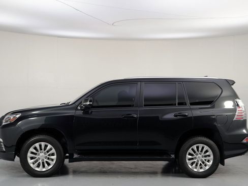 Used 2023 Lexus GX 460 Premium image 55