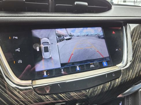 Used 2023 Cadillac XT6 Premium Luxury w/ Technology Package FWD image 8