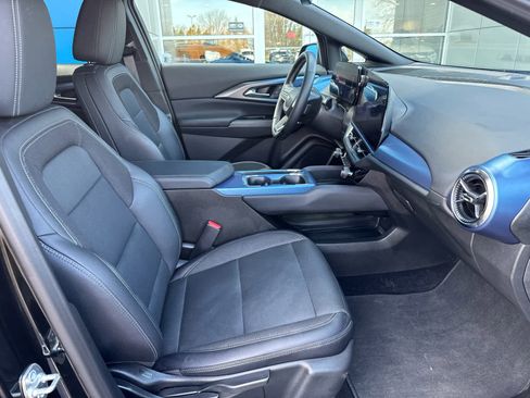 Used 2024 Chevrolet Equinox EV LT FWD image 4