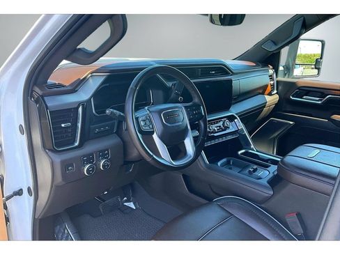 Certified 2024 GMC Sierra 2500 Denali w/ Denali Reserve Package AWD/4WD image 15