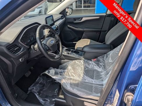 Used 2022 Ford Escape SE w/ Cold Weather Package FWD image 13