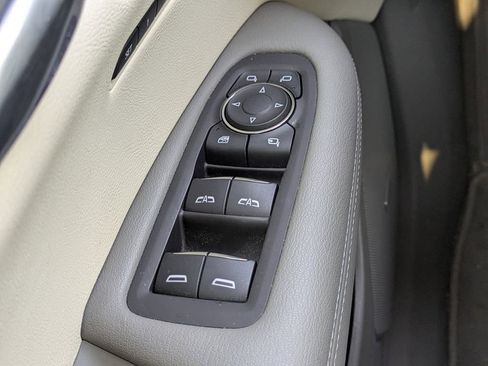 Used 2024 Cadillac XT6 Premium Luxury FWD image 34