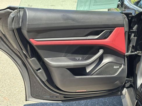 Used 2022 Porsche Taycan 4S image 28