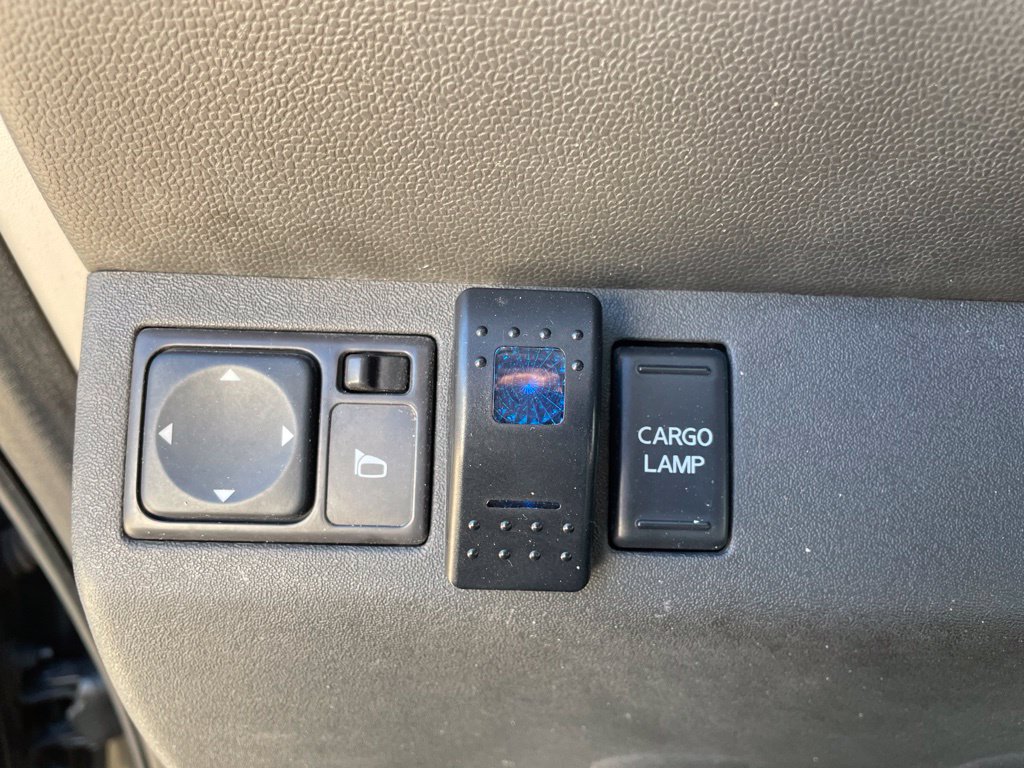 Used 2008 Nissan Frontier NISMO w/ Moonroof Pkg RWD image 15