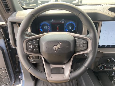 Used 2025 Ford Bronco Outer Banks AWD/4WD image 12