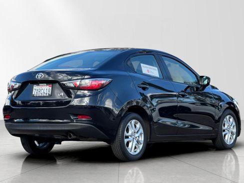 Used 2017 Toyota Yaris iA image 4