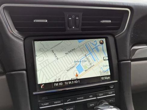 Used 2015 Porsche 911 Turbo S image 21