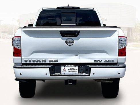 Used 2024 Nissan Titan SV w/ SV Convenience Package AWD/4WD image 5