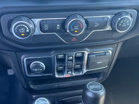 Used 2019 Jeep Wrangler Unlimited Sport S AWD/4WD image 35