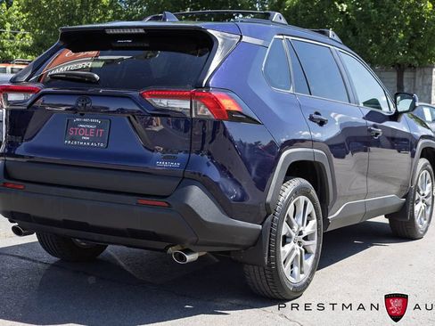 Used 2022 Toyota RAV4 XLE Premium AWD/4WD image 19