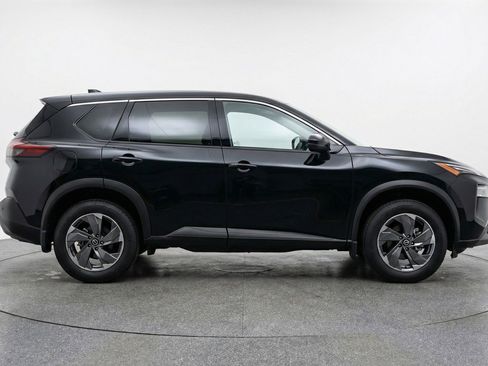 Used 2025 Nissan Rogue SV image 11