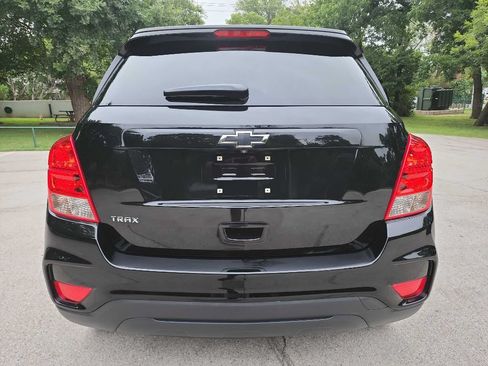 Used 2020 Chevrolet Trax LS w/ Tint and Cruise Package FWD image 8