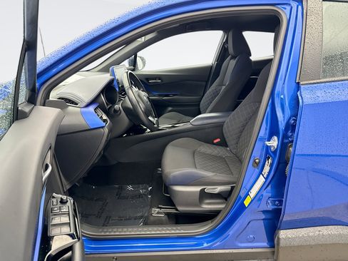 Used 2021 Toyota C-HR XLE FWD image 10