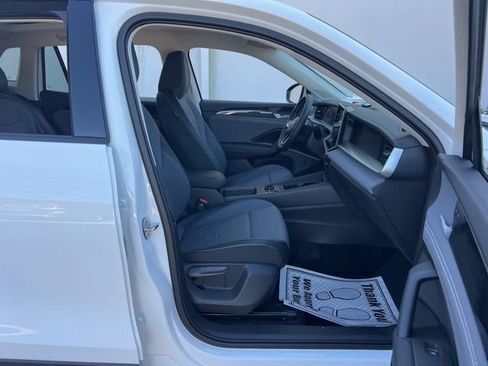 New 2026 Volkswagen Tiguan SE image 30