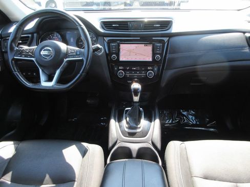 Used 2018 Nissan Rogue SL w/ Premium Package AWD/4WD image 16