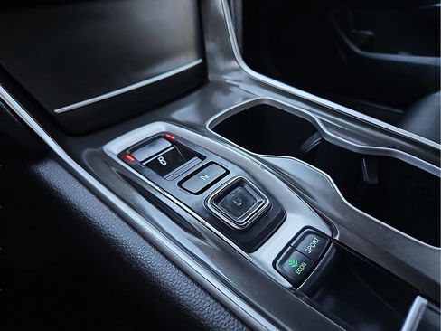 Used 2018 Honda Accord Sport image 20