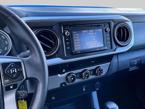 Used 2017 Toyota Tacoma SR5 RWD image 6