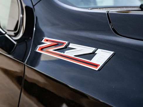 Used 2025 Chevrolet Suburban Z71 w/ Comfort Package image 16