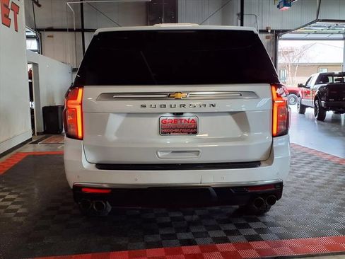 Used 2021 Chevrolet Suburban High Country AWD/4WD image 5