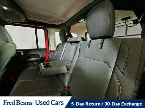 Used 2025 Jeep Wrangler Unlimited Sahara AWD/4WD image 23
