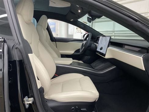 Used 2023 Tesla Model S Plaid image 17