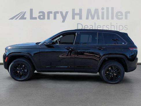 New 2026 Jeep Grand Cherokee Altitude AWD/4WD image 2