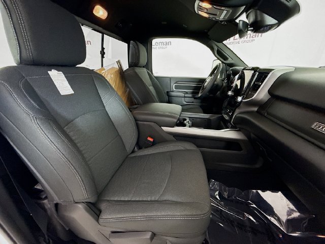 New 2026 RAM 3500 Big Horn AWD/4WD image 25