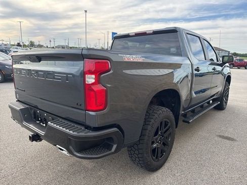 Used 2022 Chevrolet Silverado 1500 LT Trail Boss w/ LPO, Dark Essentials Package AWD/4WD image 5