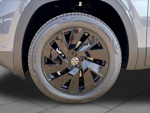 New 2026 Volkswagen Atlas SE FWD image 12